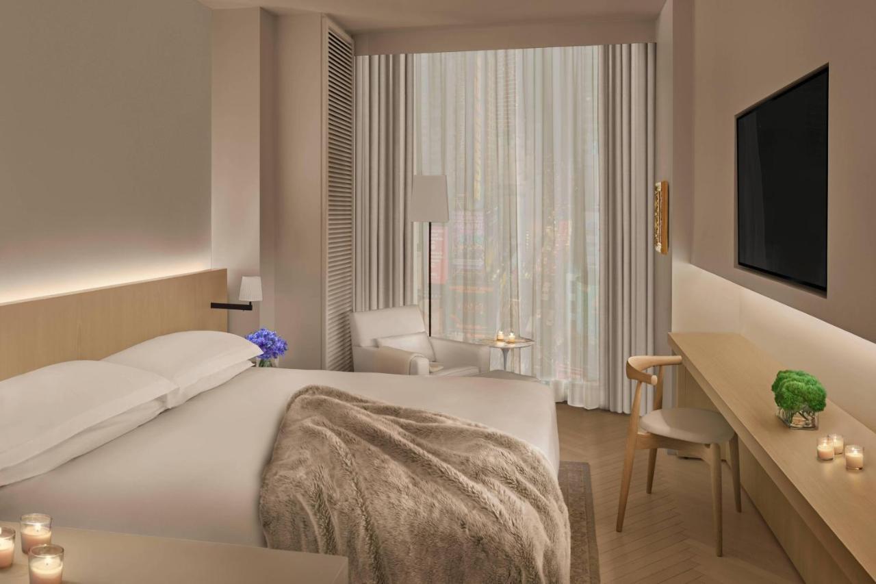The Times Square Edition New York Exterior foto A room at the hotel